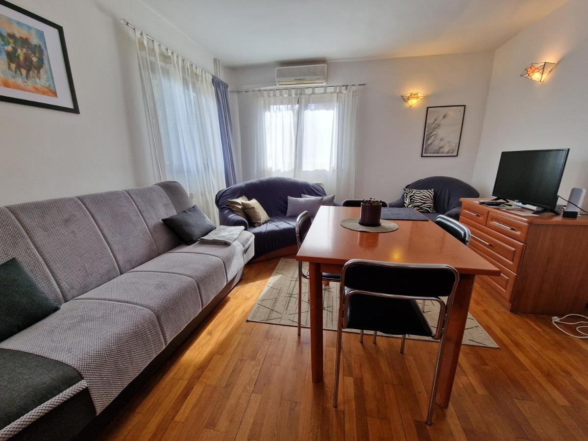 רוביני Apartments Katarina - New Renovated מראה חיצוני תמונה