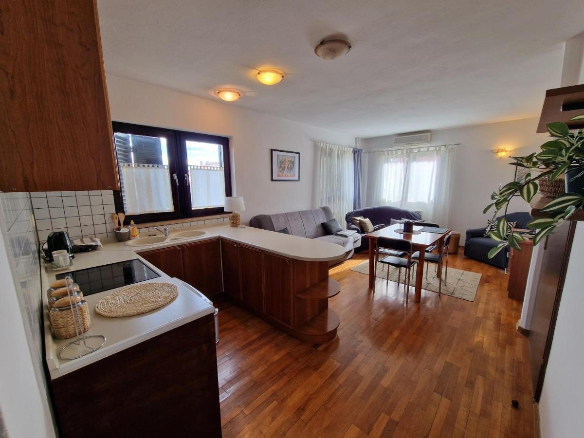 רוביני Apartments Katarina - New Renovated מראה חיצוני תמונה