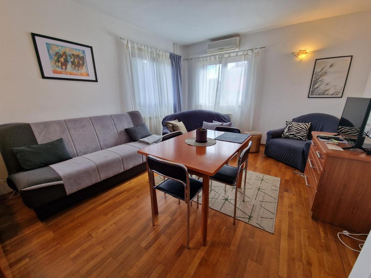 רוביני Apartments Katarina - New Renovated מראה חיצוני תמונה