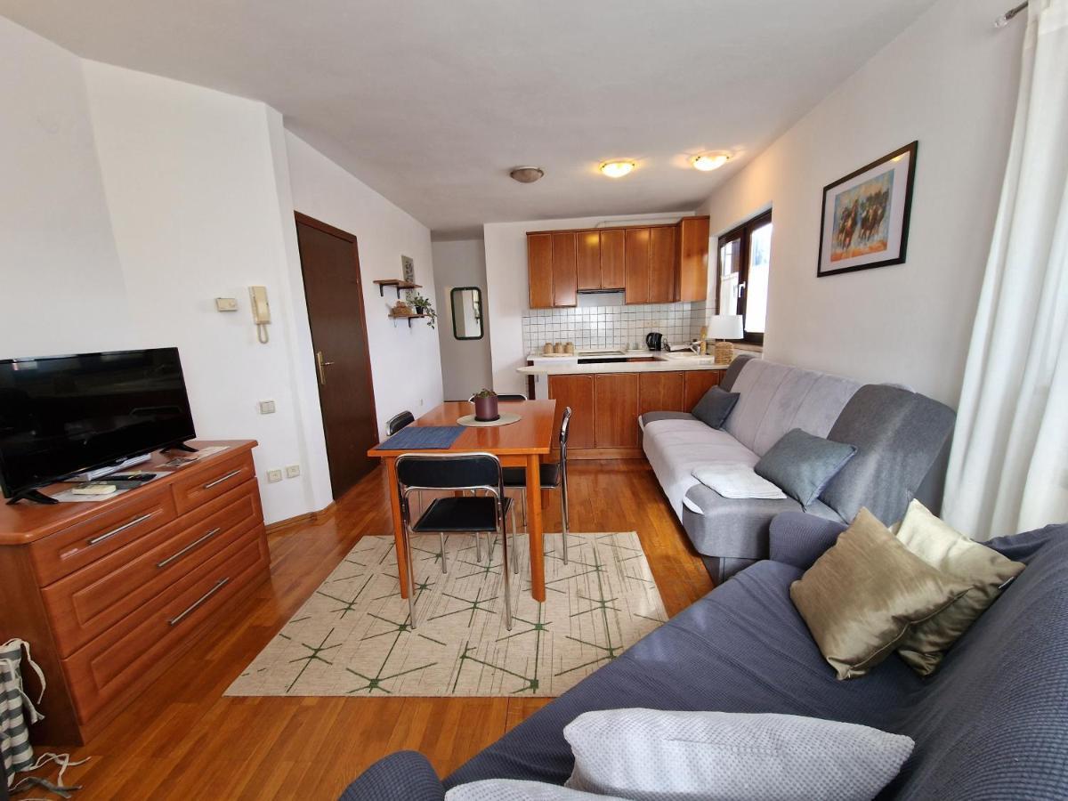 רוביני Apartments Katarina - New Renovated מראה חיצוני תמונה