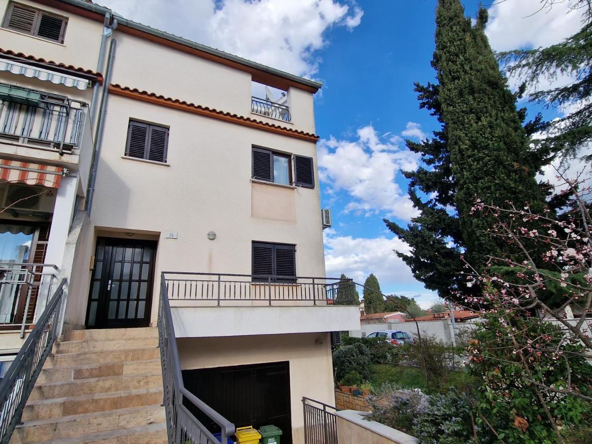 רוביני Apartments Katarina - New Renovated מראה חיצוני תמונה