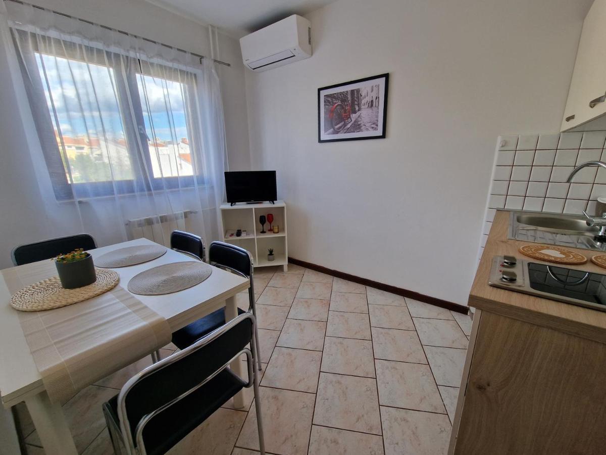 רוביני Apartments Katarina - New Renovated מראה חיצוני תמונה